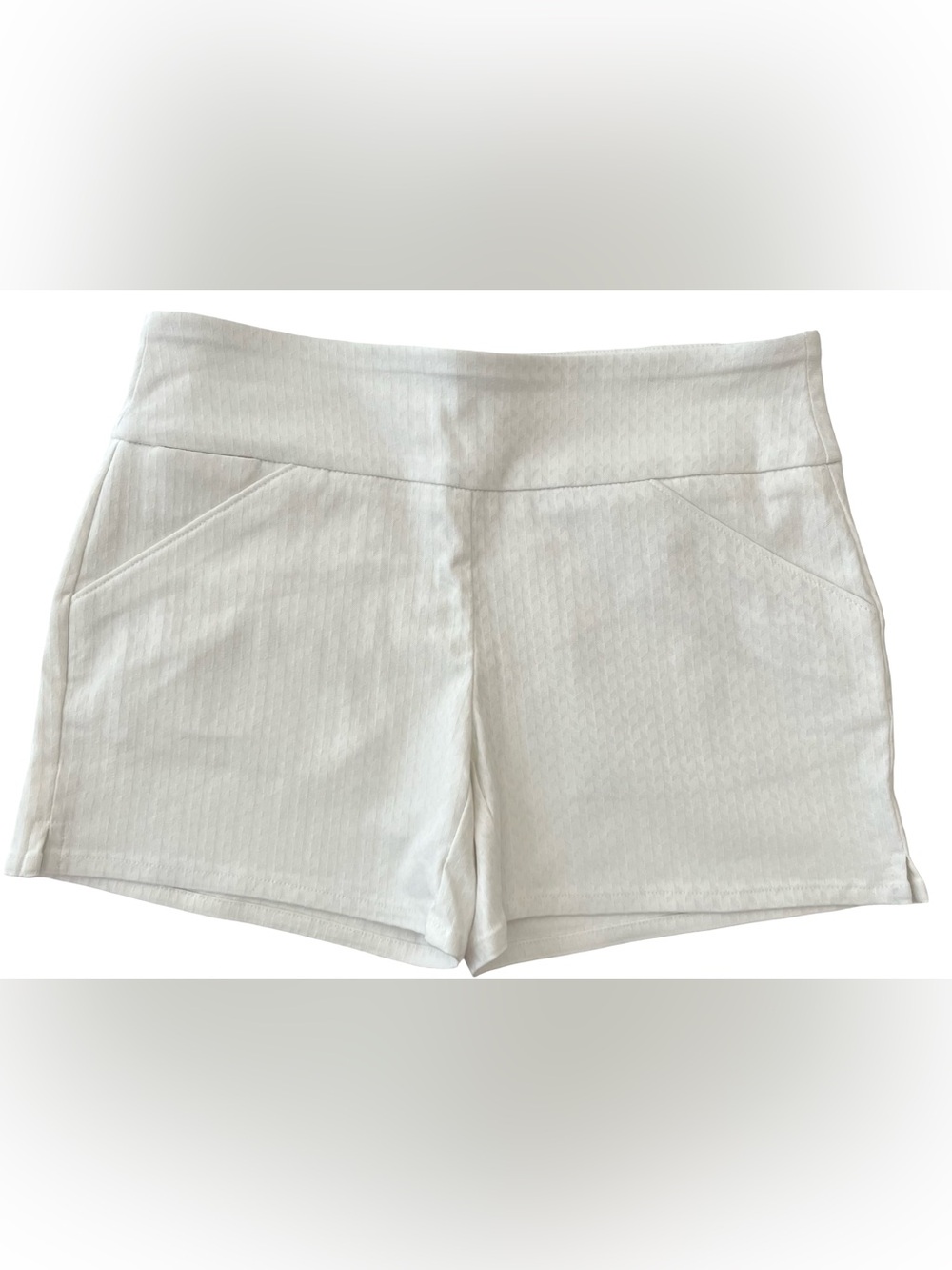 Versona White High-Waist Textured Shorts